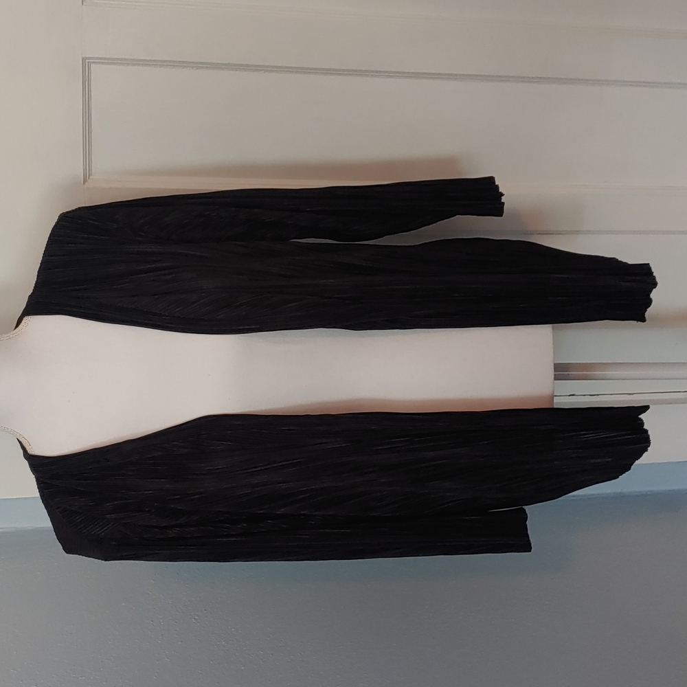 Christopher & Banks black crinkle fabric 3/4 sleeve lightweight cardigan